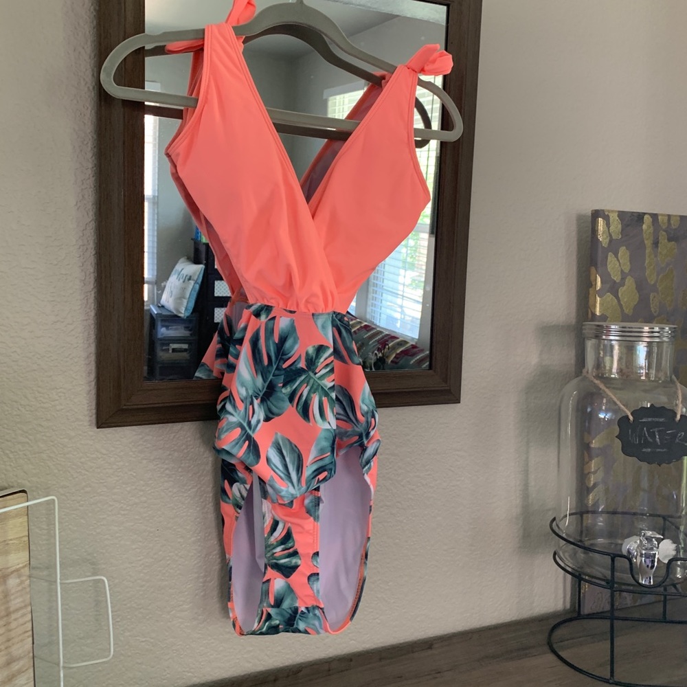 One piece bathing suit, brand new never worn